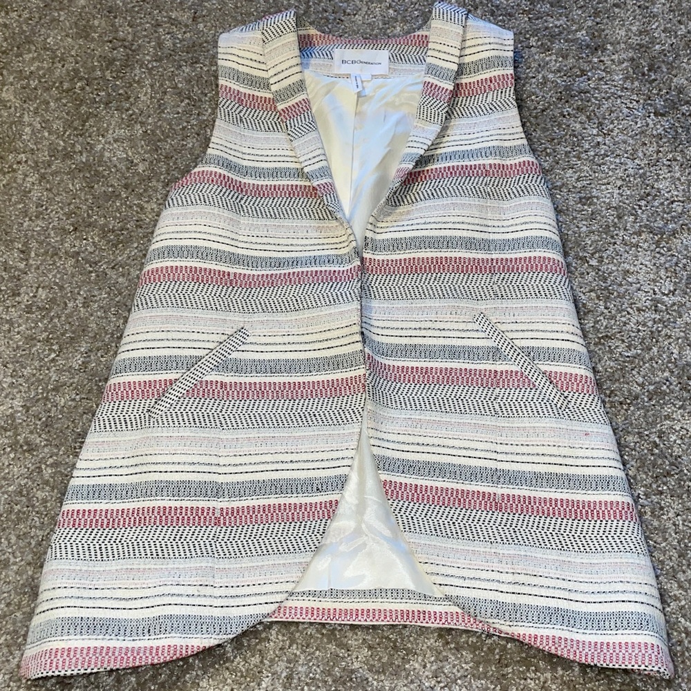 BCBGENERATION Woven Jacquard Vest Size Small